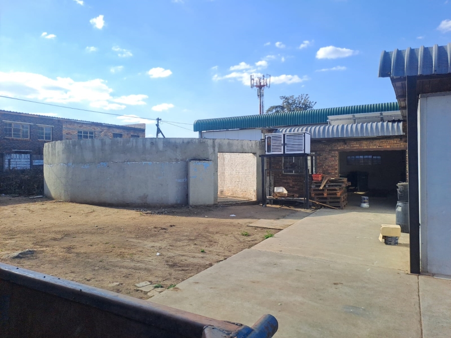 Commercial Property for Sale in Oos Einde North West